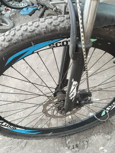 good condition new tyres