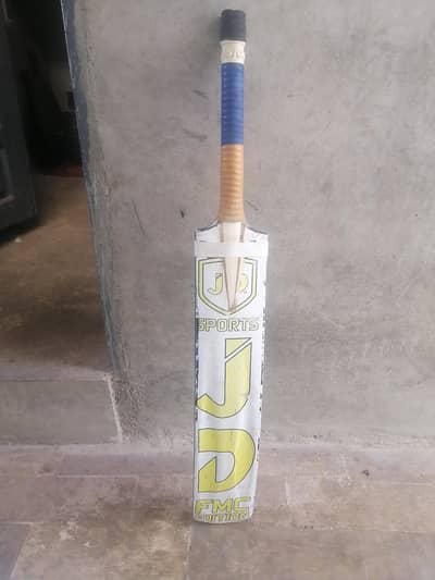 A cricket bat original rawalakot bat from JD sports