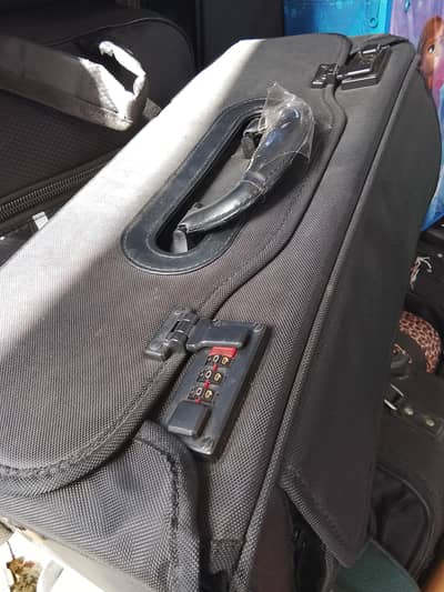 Imported Luggage/Travelling/Wheel Bag/Trolly Bag