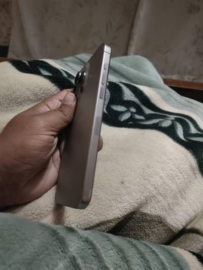 iPhone 15 Pro max jv