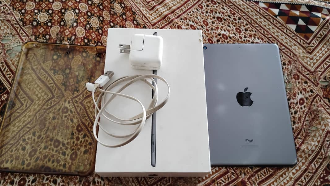 ipad mini 5 with box 1