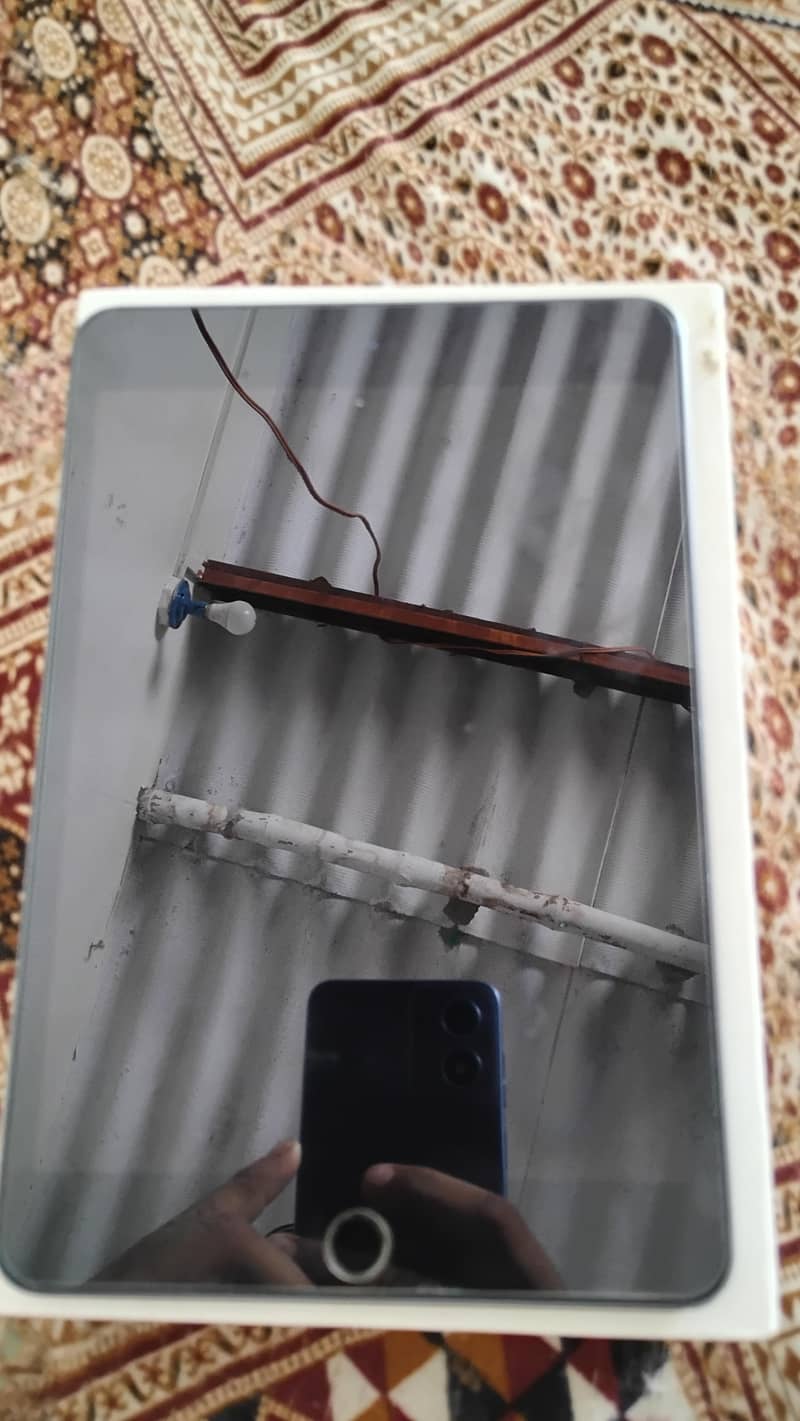 ipad mini 5 with box 4