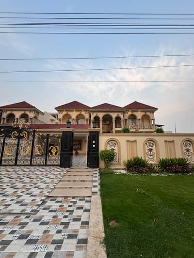 2 kanal Spanish luxury house with swimming pool home theater for sale in Valencia town