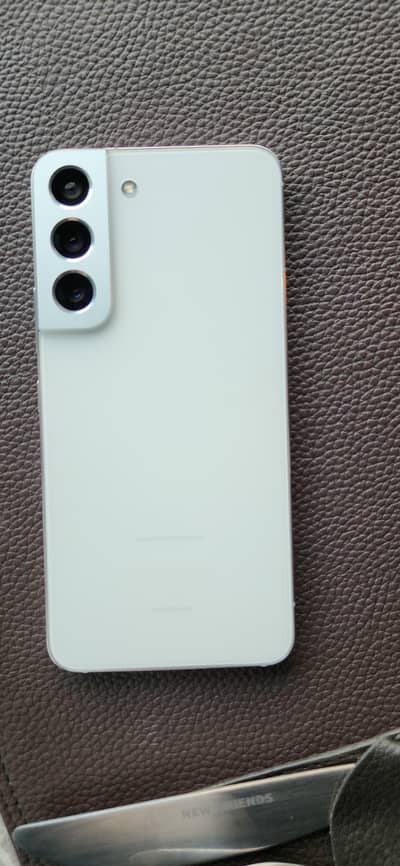 Samsung s22 white 8 128 10/10