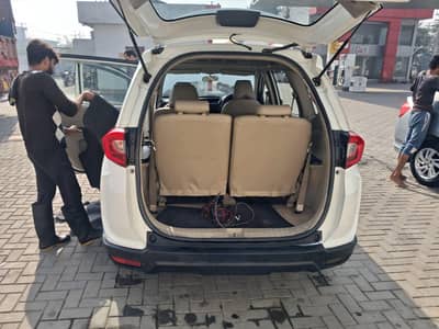 good car and femlly use