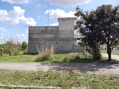 10 Marla pair plots available for sale