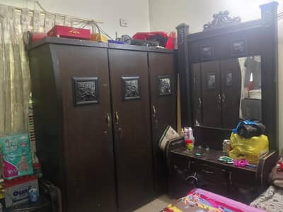 Bedroom set Used urgent sale