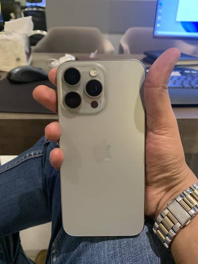 Iphone 15 Pro Max Factory unlocked 256 GB natural titanium