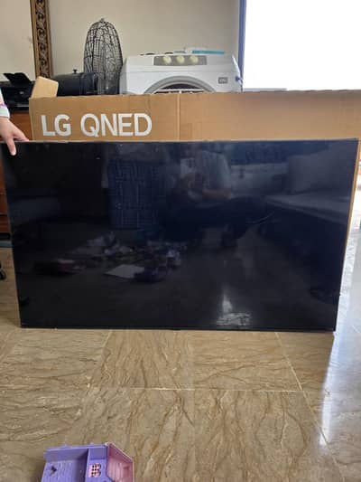 LG QNED81