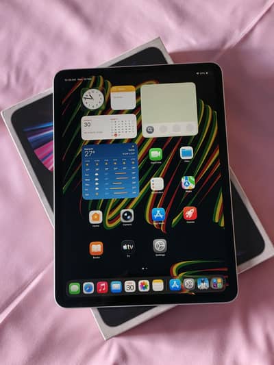 iPad Pro M1 128GB PUBG 120FPS With Original Box Charger No Open Repair