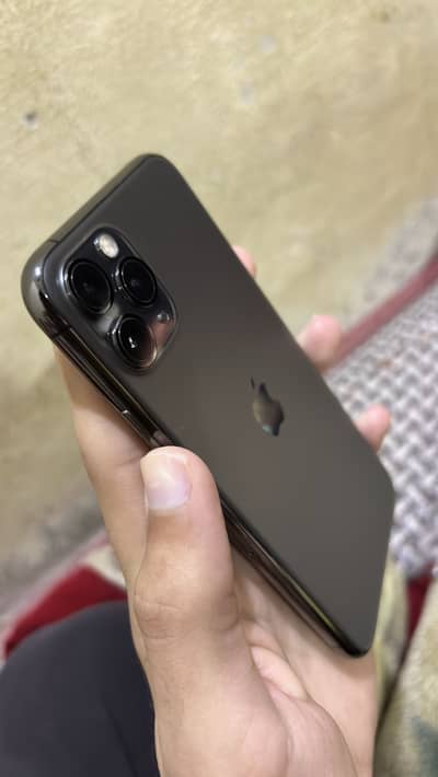 IPHONE 11 PRO jv