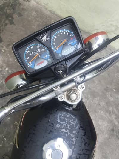 125model 2019 k 12mhny me nikla ha condition boht achi ha