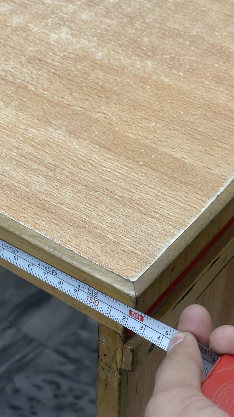 Decent Computer table / office table 4