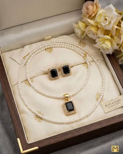 Gold Plated Lockit Set Stude  pearl Mala