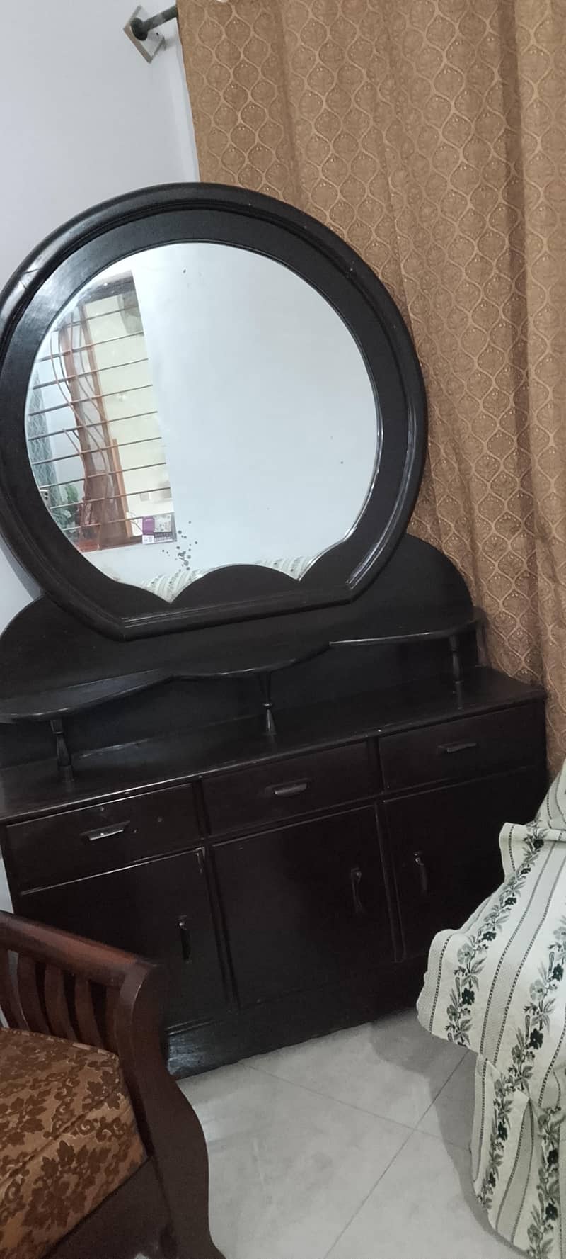 dressing table 1