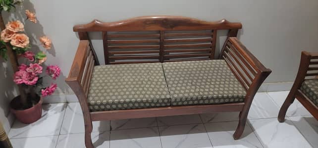 7 seater sofa set with center table