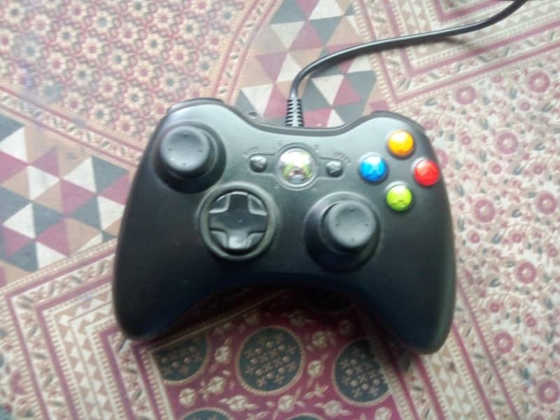 Xbox 360 wired controller 0