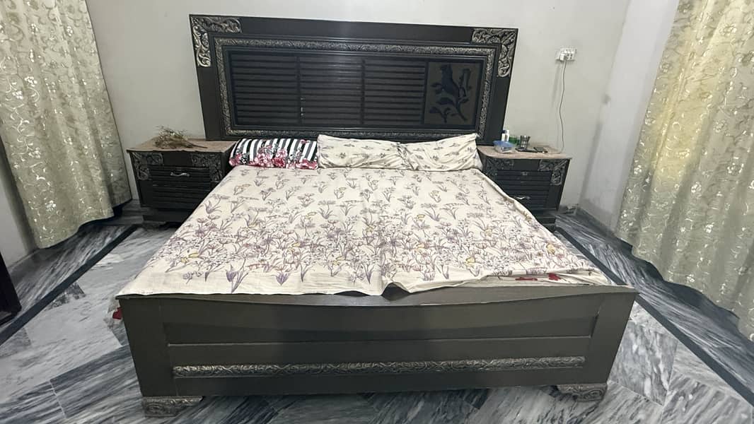 Bed set with dressing table 2
