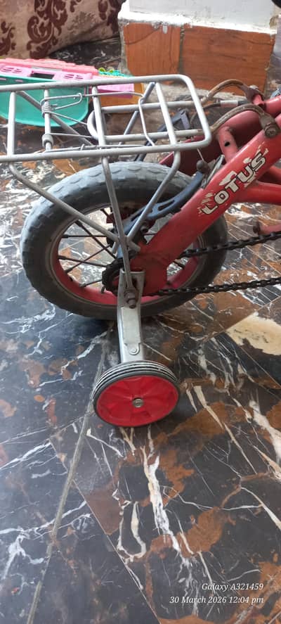 2 bicycle for sale for 4 to 7 year kids red one 4500 bilo 4000