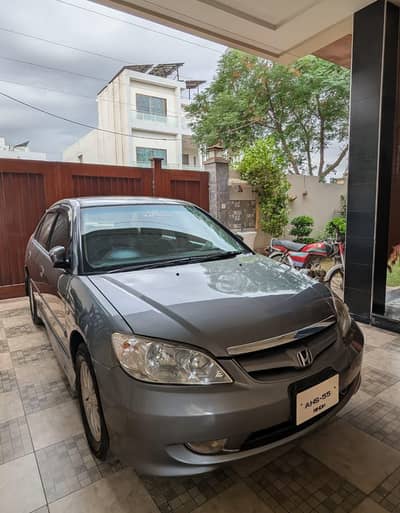 Honda Civic 2005 auto unique piece excellent condition