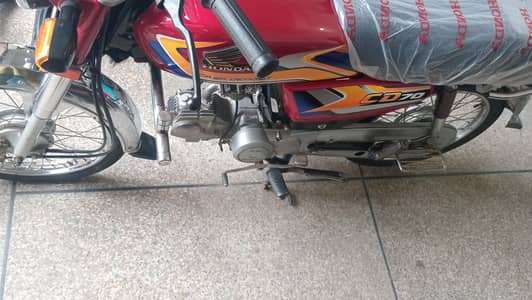 honda70 ek 26 model ha ek 25 ek,sale krni ha dono mein sy