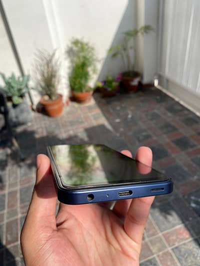 10/10 condition samsung A25 5g phone 8 gb + 8gbv 256gb