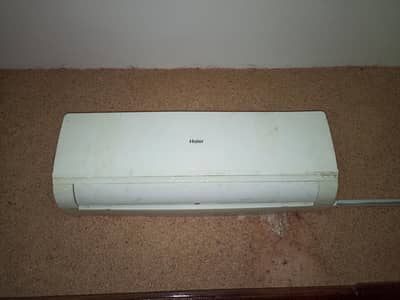 HAIER AIR CONDITIONER AC (NON-INVERTER)