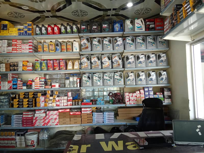 ضرورت برائے آئیل بن چینج ورکر & آٹو مکینک 3