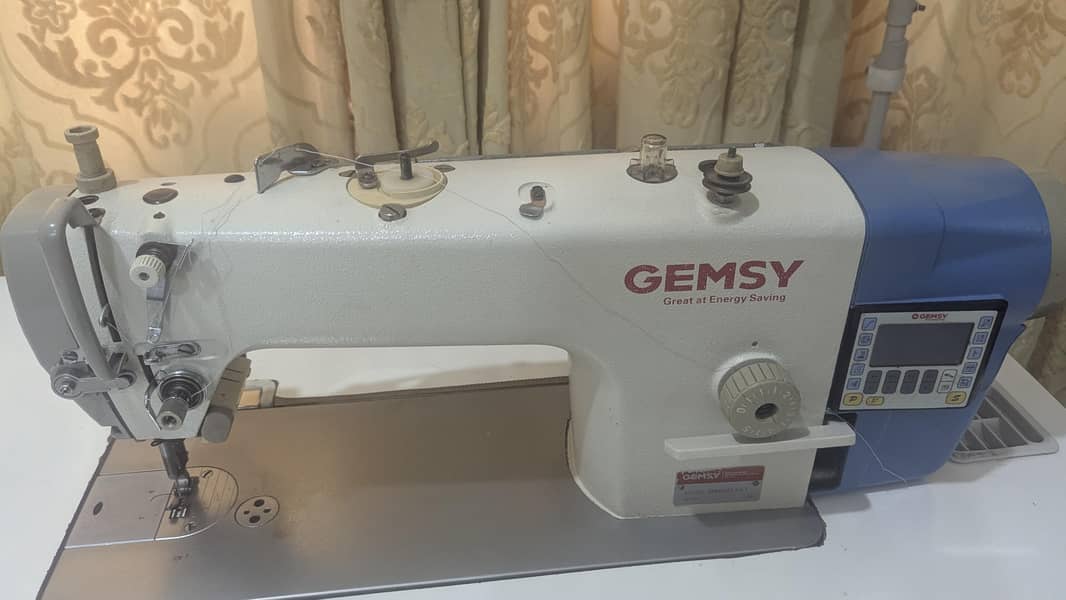 Gemsy sewing machine 4