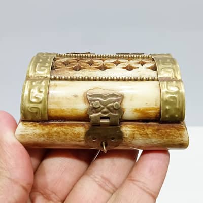 1960s Pair of Camel Bone Jewellery Boxes with Velevet Interiors