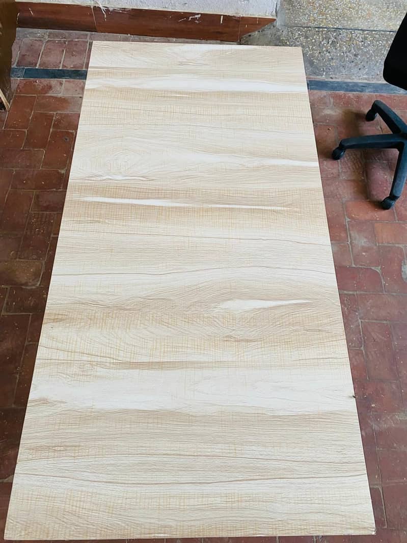 computer and office table 2