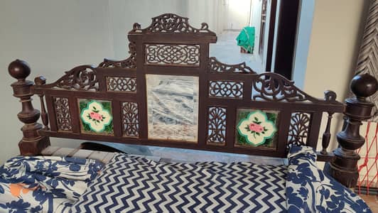 Wooden Pure Antique type Single bed