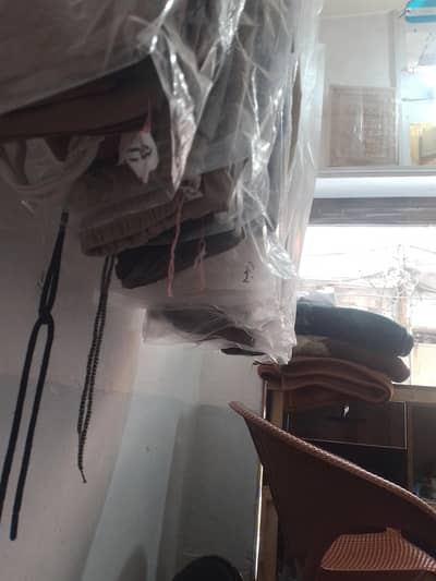 press man ki zrurat ha location jallo