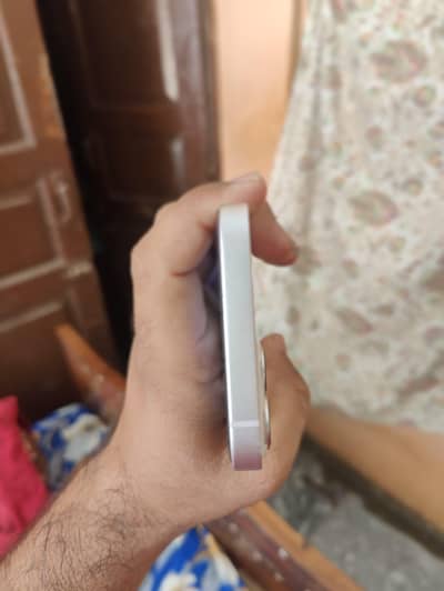 iphone 13.03035108847