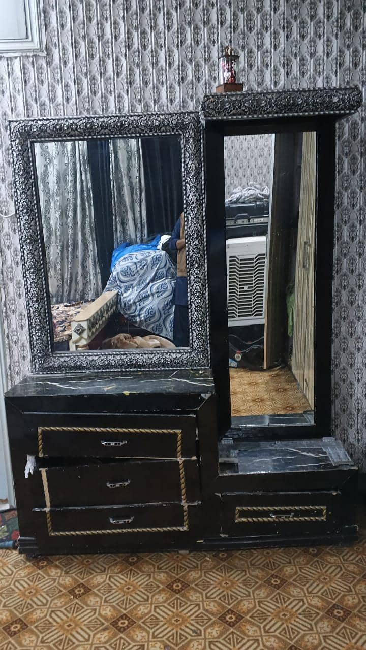 dressing table 0