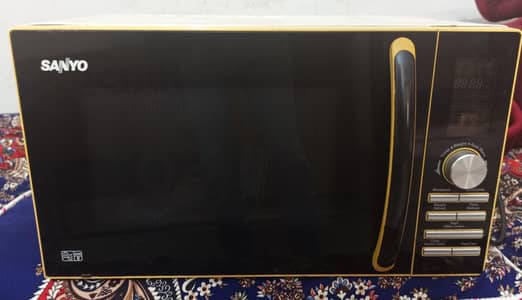 Sanyo Microwave Oven EM-G3850W – Excellent Condition