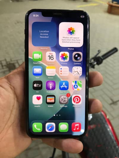 I phone 11 pro 03090626390