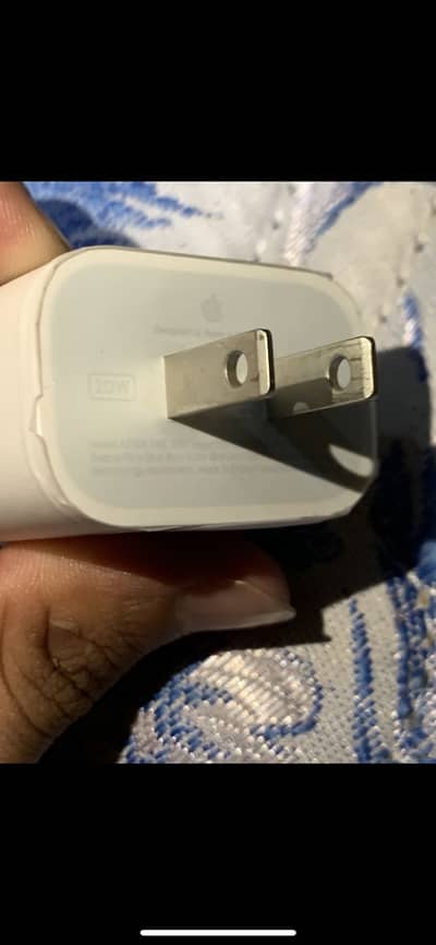 iPhone original 20w adapter
