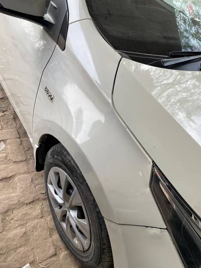 Toyota Corolla GLi 2017 modal 2 piece taoup