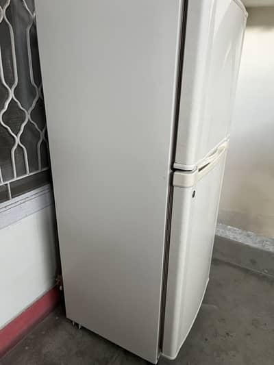 Dawlance Refrigerator in new condition