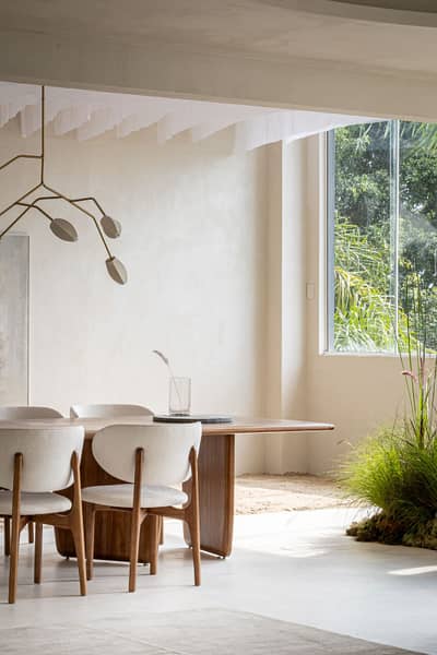 400 Yards Neat And Clean Bungalow For Rent Having Lawn And Car Porch Located Near Karsaz In KDA Scheme 1