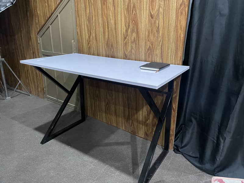 Computer Table 0