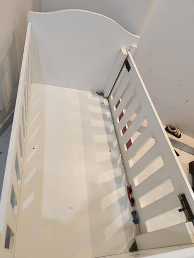 Baby cot / baby crib/ good condition