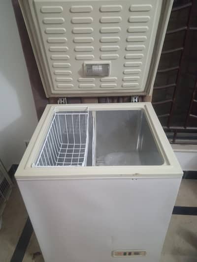 Good condition myn Hy  koi kharabi nhi