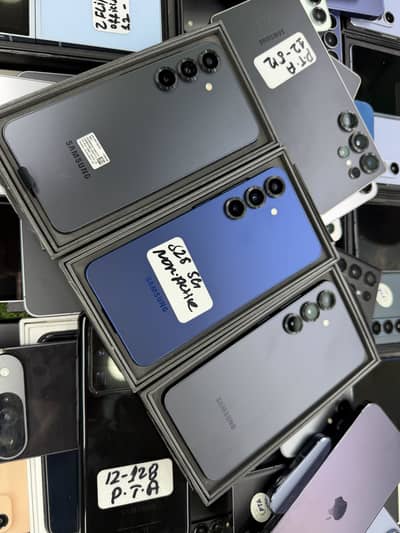 Samsung s25 with box 12/256