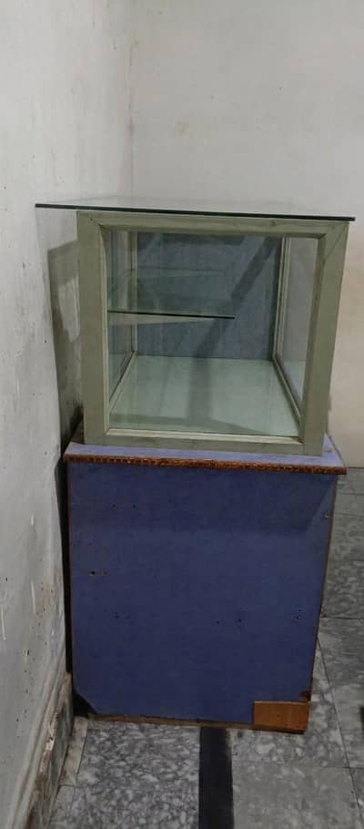 Mobile Shop counter good condition