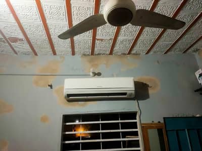 Heavy Duty 1.5 Ton Split AC – For Sale Lush Condition 03023414447