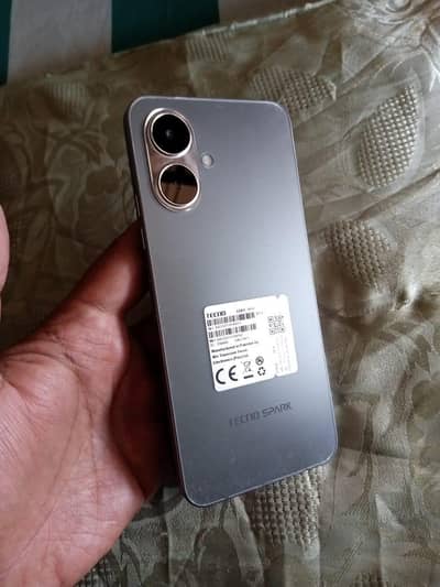 tecno spark go 2  4)64