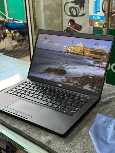 dell 7390 i5 8th gen 8 /256