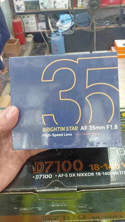 BRIGHTIN STAR AF 35mm F1.8